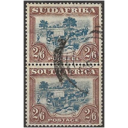 South Africa 1927 SG37 2/6d Green & Brown Fine Used Vertical PAIR . .. .