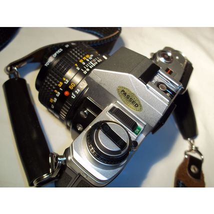 MINOLTA X-370 35mm Film SLR Camera with 50mm Minolta Lens w/3 rolls film*