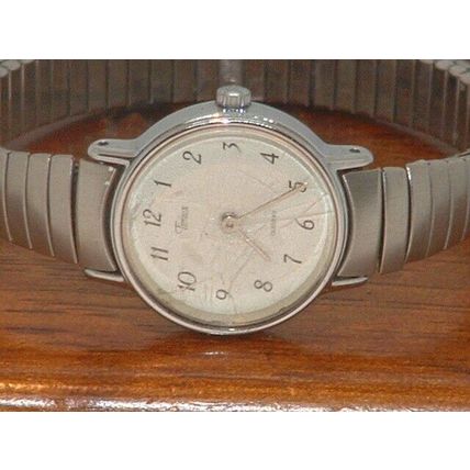 Pre-Owned Women’s Vintage Timex Stretch Band Analog Watch
