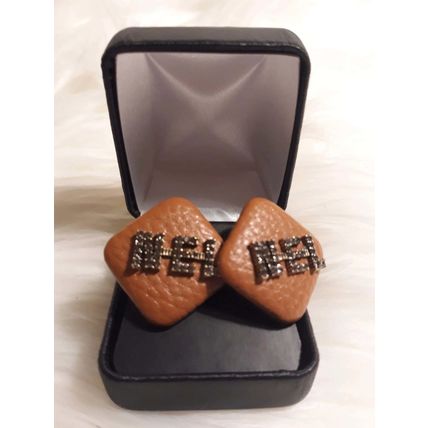 Chic Sexy Earrings (Brown, 1" L X 1" W)