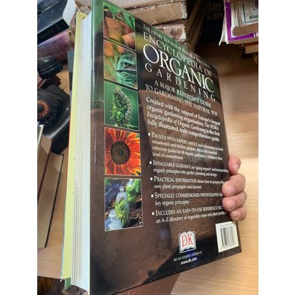 2001 "HDRA ENCYCLOPEDIA OF ORGANIC GARDENING" 2.2kg LARGE HARDBACK BOOK (EV3)