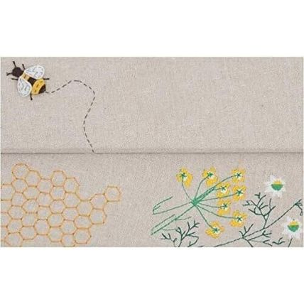 Hobbygift Large Beehive Sewing Basket with Drawer (HGNOVXL347)