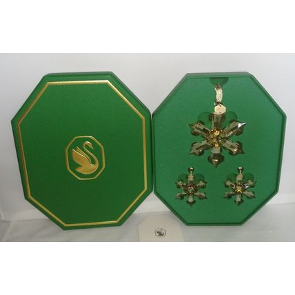 SWAROVSKI, ANNUAL EDITION 2022 CHRISTMAS ORNAMENT SET,GOLD, Absolutely Stunning.