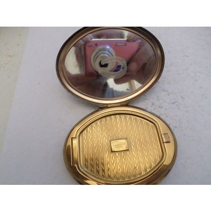 Vintage Powder Compact - oval shape - ouis nos separabit #40