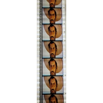 Pk DAU - A - MIX - a 009i. 1 STRIP OF 5 - 35MM FILM CELLS. (gbu )