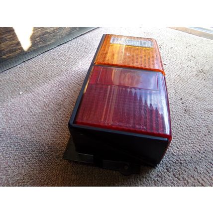 1984 - 1996 Jeep Cherokee Tail Light Assy OEM LH 8956000121 85 86 87 88 89
