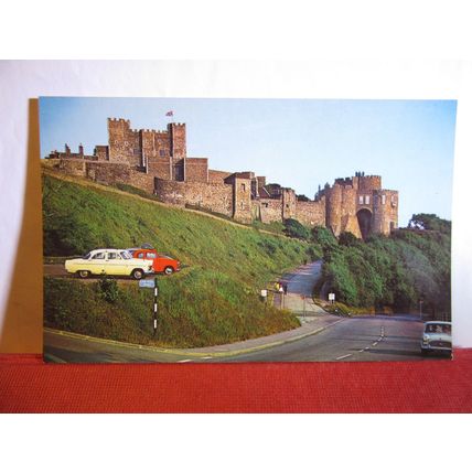 DOVER CASTLE, KENT unused postcard by C G Williams of Maidstone WB 52 =