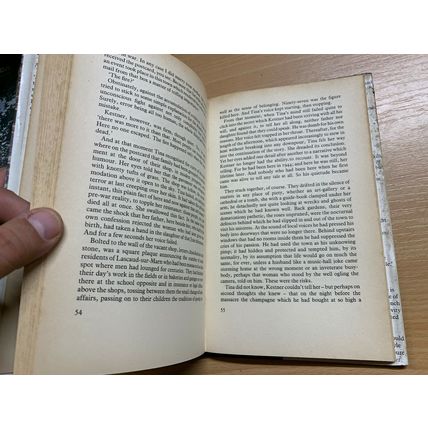 1985 DAVID HUGHES "THE PORK BUTCHER" FICTION HARDBACK BOOK (P4)