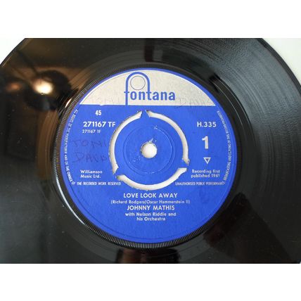 7"1961. JOHNNY MATHIS.LOVE LOOK AWAY.FON H.335, WHEN MY SUGAR. EXCELLENT