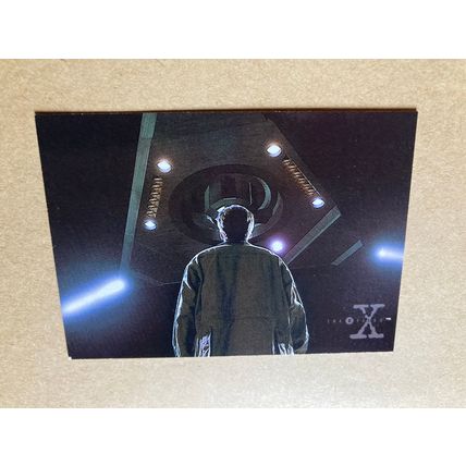 The X-Files Season 3 Base trading Card # 35 On Video (A) 1996 Topps