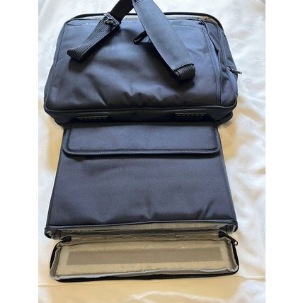 Techair Urban Universal 15.6 inch Laptop & Business Shoulder Bag - Black