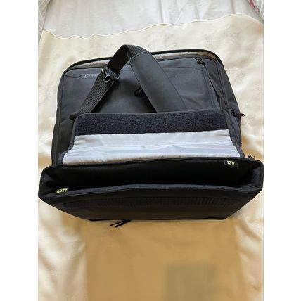 Techair Urban Universal 15.6 inch Laptop & Business Shoulder Bag - Black