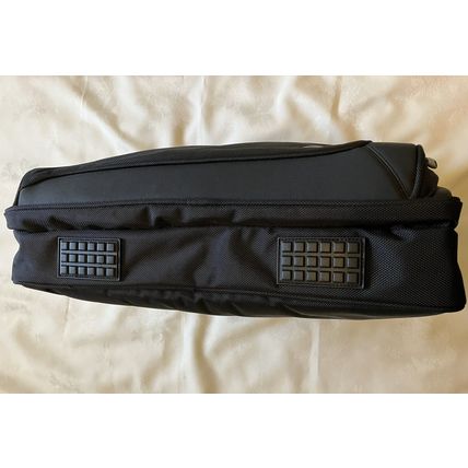 Techair Urban Universal 15.6 inch Laptop & Business Shoulder Bag - Black