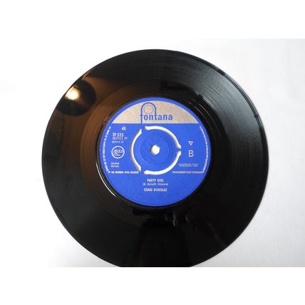 7" 1965. CRAIG DOUGLAS.ACROSS THE STREET.FONTANA TF 525.PARTY GIRL. EXCELLENT