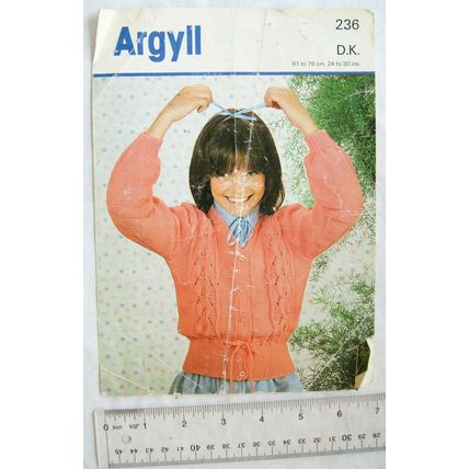 Vintage: Argyll 236 girl's V-neck Cardigan, DK