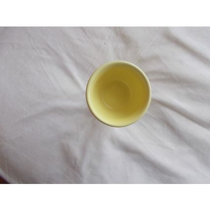 EGG CUP / I ASSUME EGG CUP YELLOW (03/01)