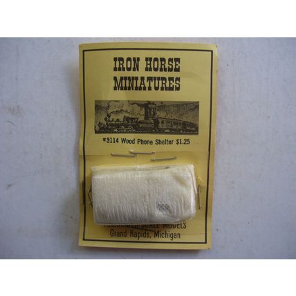 HO Scale Iron Horse Miniatures Wood Phone Shelter Kit #3114 4335