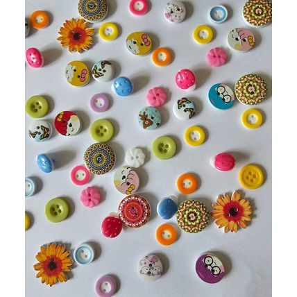100 Assorted Buttons Size 13mm to 25mm Various Sets Included