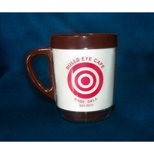 Plastic Bulls Eye Cafe 4" coffee cup mug Gage Okla Walt Morris good condition