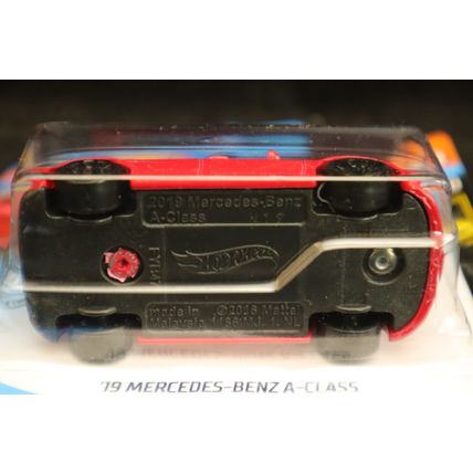 Hot Wheels 2018 Nightburnerz ’19 Mercedes-Benz A-Class Shortcard Diecast Car