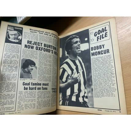 GOAL MAGAZINE #268 20 OCT 1973 UK FOOTBALL MAGAZINE - FULHAM TEAM POSTER (LL)