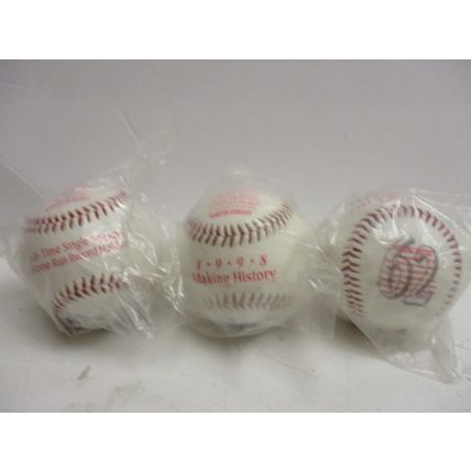 1998 World Series Baseballs Ohtani,Mark McGwire #25,Mark McGwire September 8 #62