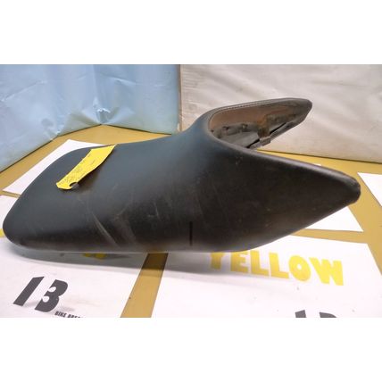 HONDA CBR125 CARBURETTOR VERSION RIDERS SEAT #8 (CON-B)