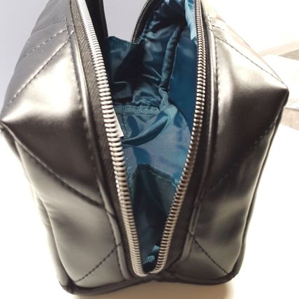 Elemis - Small Luxurious Toiletry Bag - Wash Bag For Men - Black