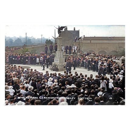 ptc5994 - Yorks - WWI War Memorial ceremony in progress Knottingley - print 6x4