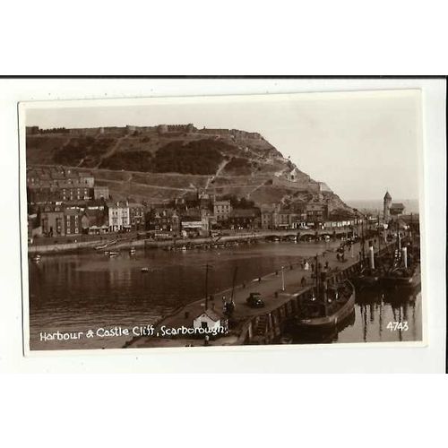 Yorkshire SCARBOROUGH Harbour & Castle Cliff Postcard (4743)