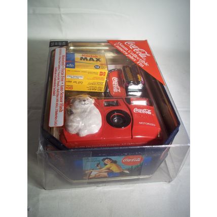 Vintage 2000 Coca Cola 35mm Polar Bear Collectible Camera Plus Christmas Tin*