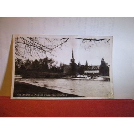 BRIDGE AND LANDING STAGE, WALLINGFORD, BERKSHIRE used postcard RP 1948 pm =
