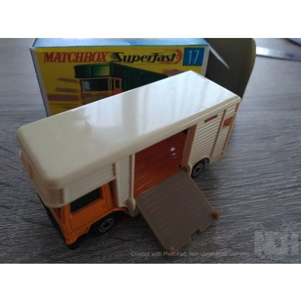 Matchbox No17 Horsebox Trucks & replica boxes