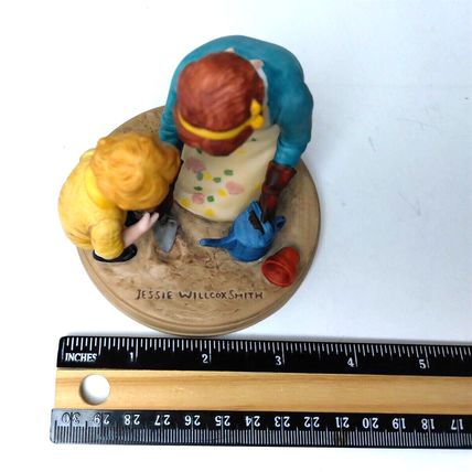 "Helping Mom" Figurine Good Housekeeping - Jessie Willcox Smith 1986 Porcelain