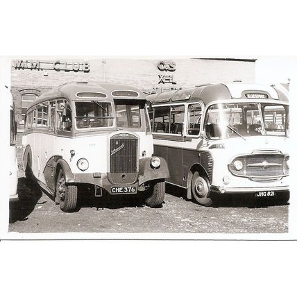 Black & White Photograph of Yorkshire Traction Co. Ltd. - CHE 376