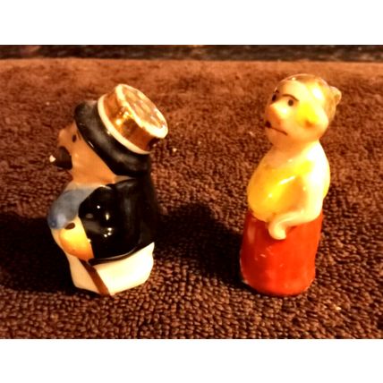 Old Vintage Jiggs & Magie Salt & Pepper Shakers 2 1/2" Tall 1930/40s