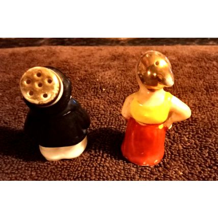 Old Vintage Jiggs & Magie Salt & Pepper Shakers 2 1/2" Tall 1930/40s