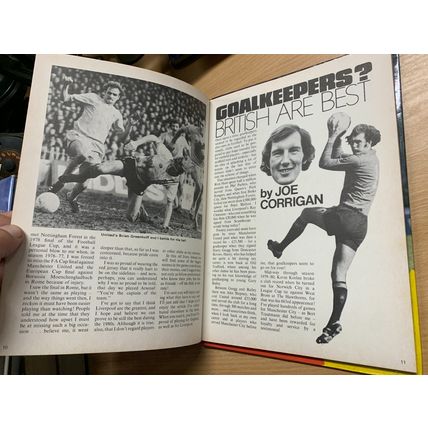 1980 "ALL STARS FOOTBALL BOOK 1981" EDITED BY PHIL THOMPSON ANNUAL BOOK (P3)