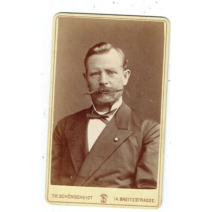 Victorian cdv photo portrait man with moustache Coln Germany photographer
