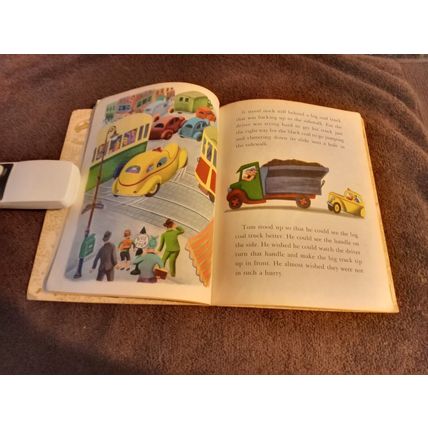Little Golden Book The Taix That Hurried By Lucy Mitchell (Q) Edition 1972