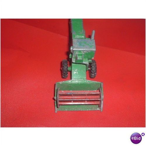 COMBINE HARVESTER K9 lesney (08/01) # #