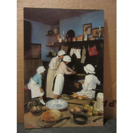 VICTORIAN KITCHEN, SOMERSET RURAL LIFE MUSEUM, GLASTONBURY. unused postcard =