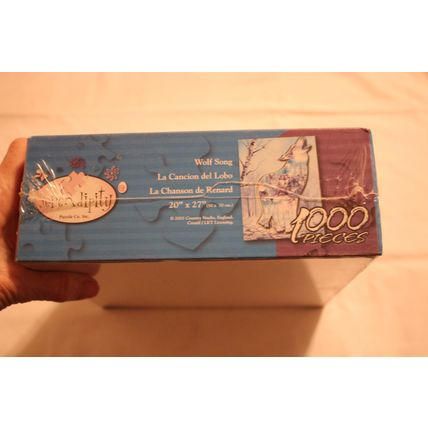 WOLF SONG 1000 PIECE SHAPED PUZZLE MOSTLY SEALED WOLF