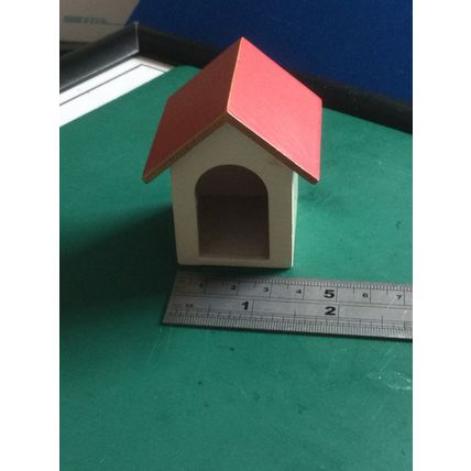 Red & White Kennel Preloved 1:12th Dolls House Miniature