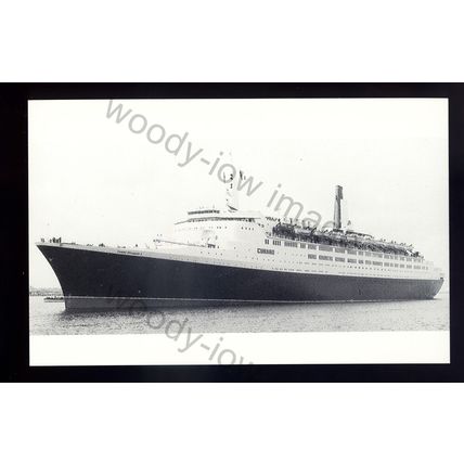 LS2684 - Cunard Liner - Queen Elizabeth 2 - Built 1969 - postcard