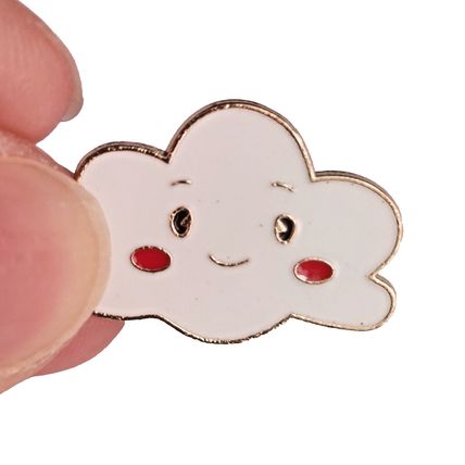 Cloud Pin Badge Smiley Happy 2.5cm x 1.7cm new in gift pouch free post BA156