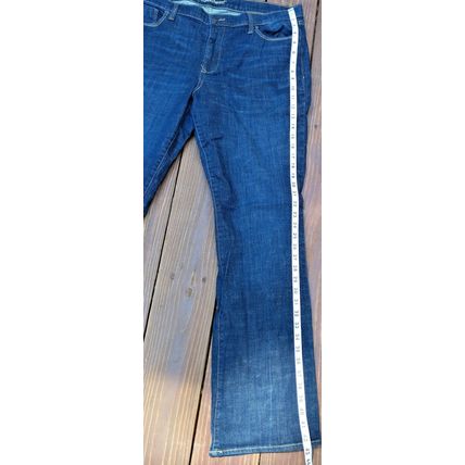 Women's Old Navy Size 16 The Sweetheart Mid Rise Jeans Medium Wash Flared Legs