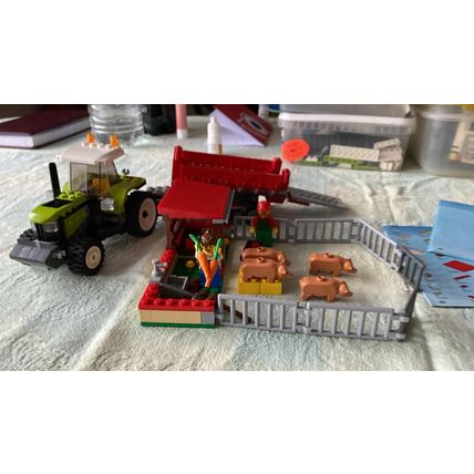 Lego 7684 La porcherie et le tracteur avec plan 100 % Complet