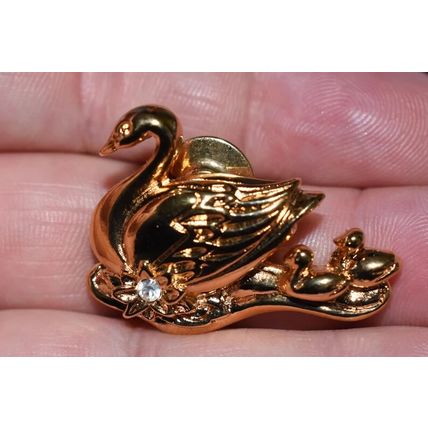 Avon Swan Pin Brooch Gold Tone w/ White Stone