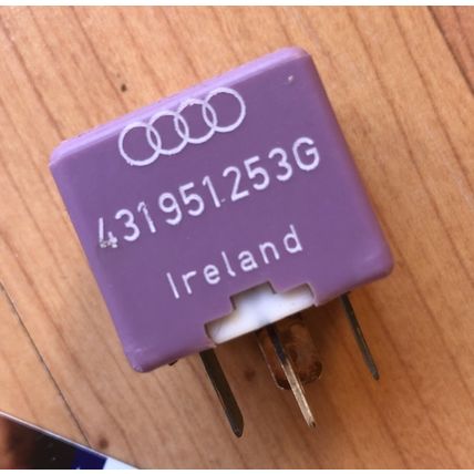 Volkswagen VW Audi Relay 431951253G OEM #381 Purple D2